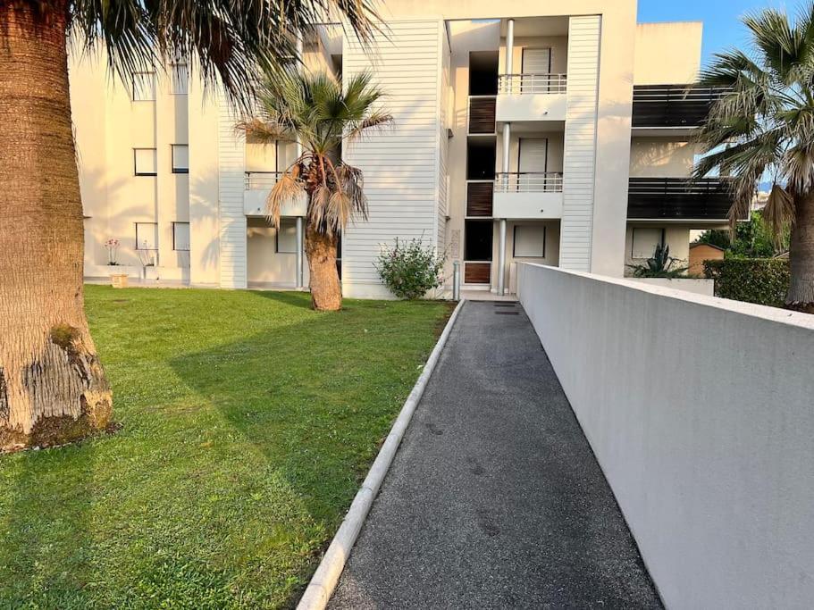 Luxury 3 Piece Garden Apartment In Cannes Marina Mandelieu La Napoule Luaran gambar